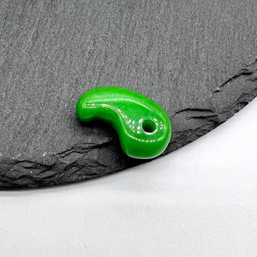 マレーシアの翡翠勾玉, 天然石 パワーストーン 勾玉 マレーシアの翡翠勾玉 厄除け 開運 お守り 曲玉 約22 x 14 x 7mm