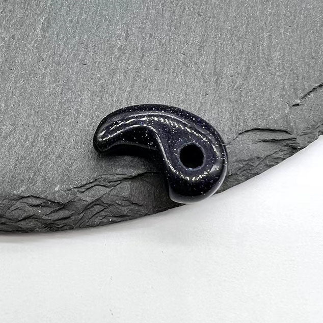 あおいサンドストーン勾玉, 天然石 パワーストーン 勾玉, 青い砂岩勾玉 厄除け 開運 お守り 曲玉 約22 x 14 x 7mm