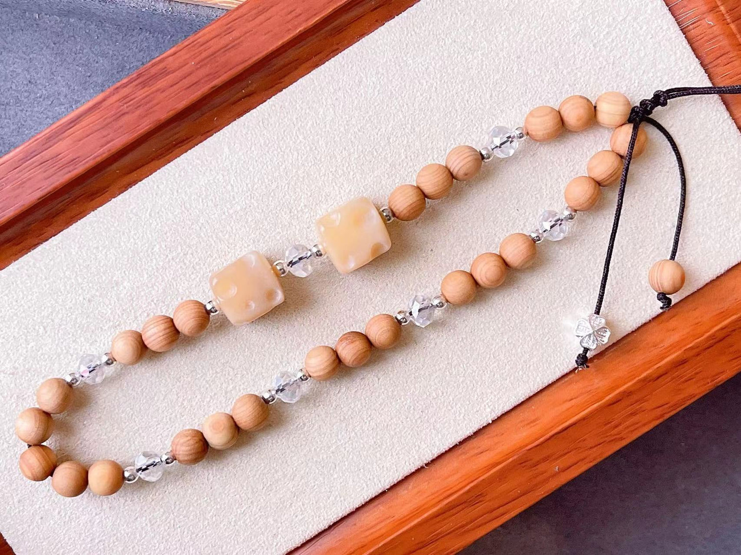 トゥジャ菩提彫刻チーズ携帯電話ストラップ