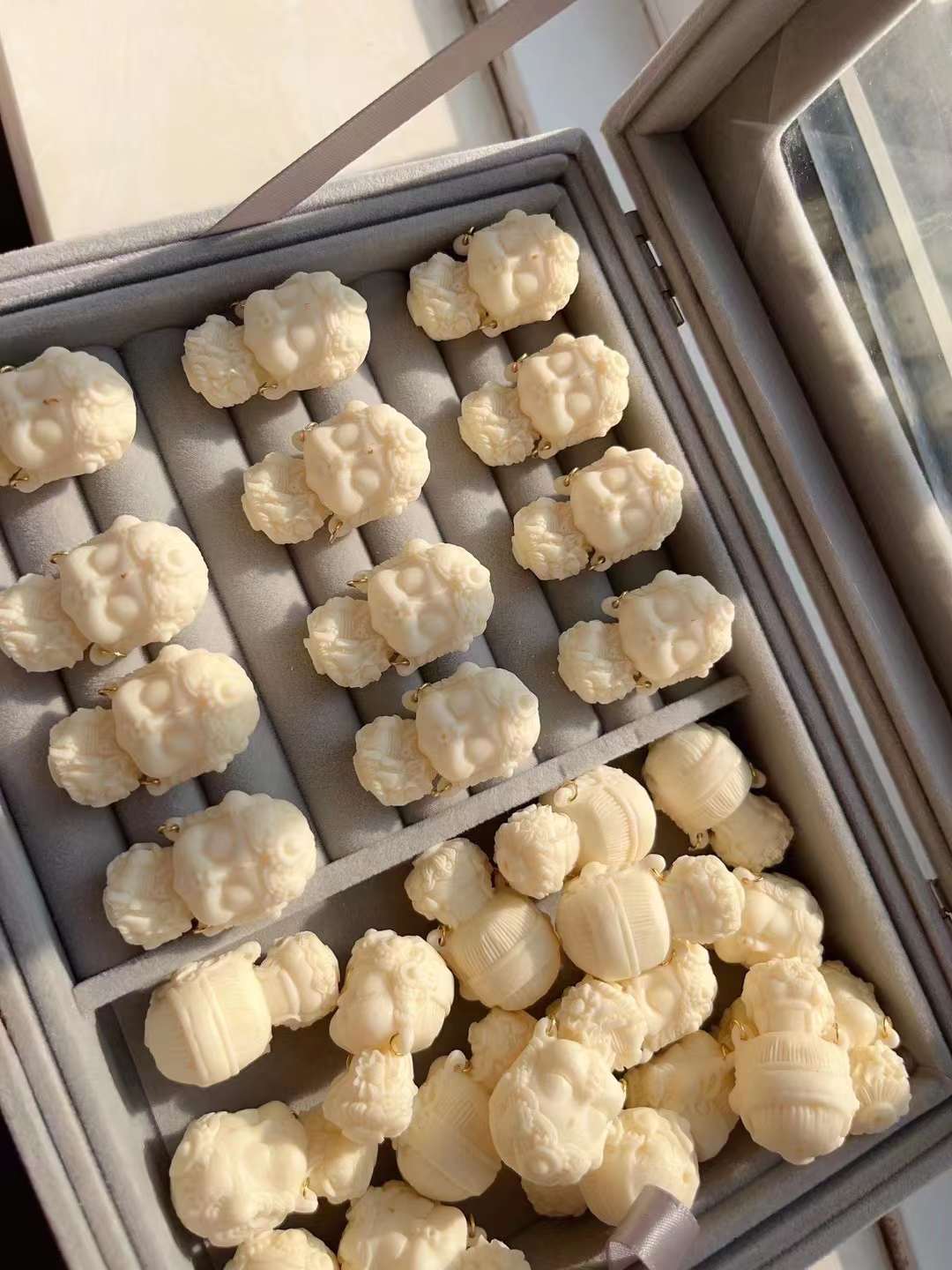 新入荷商品!! 大きなサイズのアイボリー フルーツ タラ観音菩薩、美しい彫刻。 JPY380/個