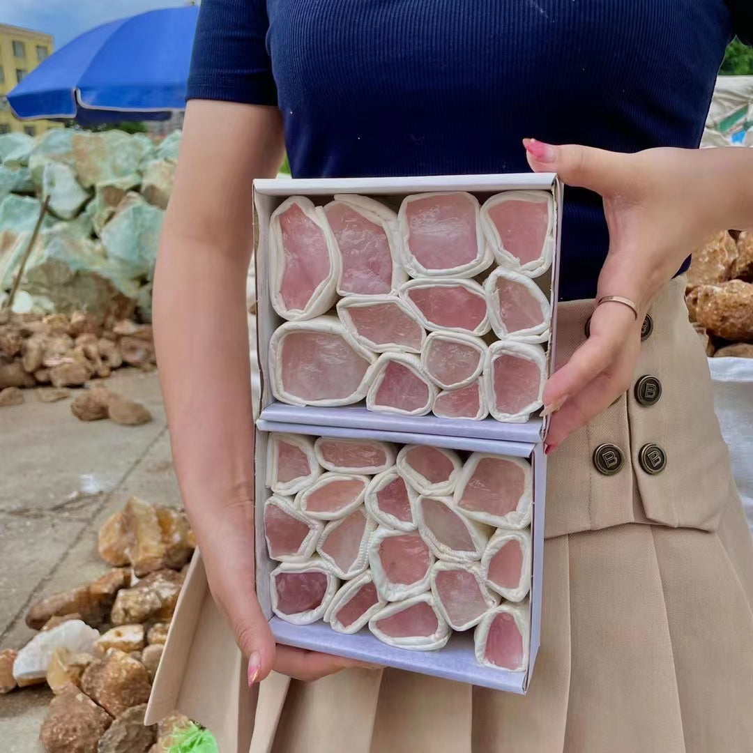 新入荷商品!!!!! 愛の石、天然マダガスカルローズクォーツ原石