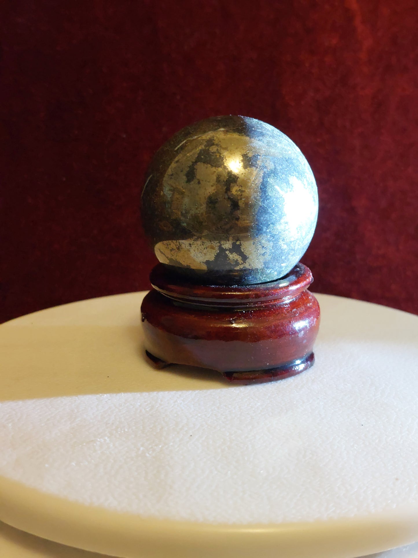 黄銅鉱の水晶球（自由な1つの木の座席）丸玉(ルース・置物用)