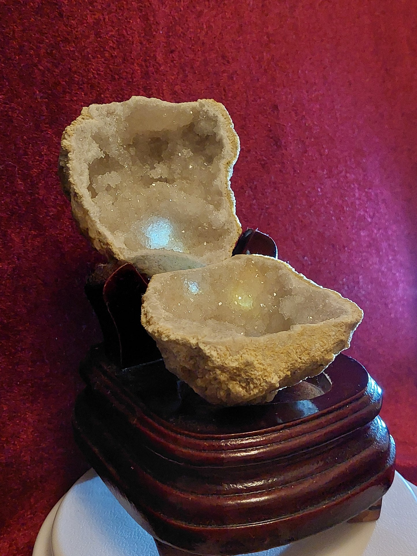 自然な白い水晶洞窟の宝の版（自由な1つの純木の座席）