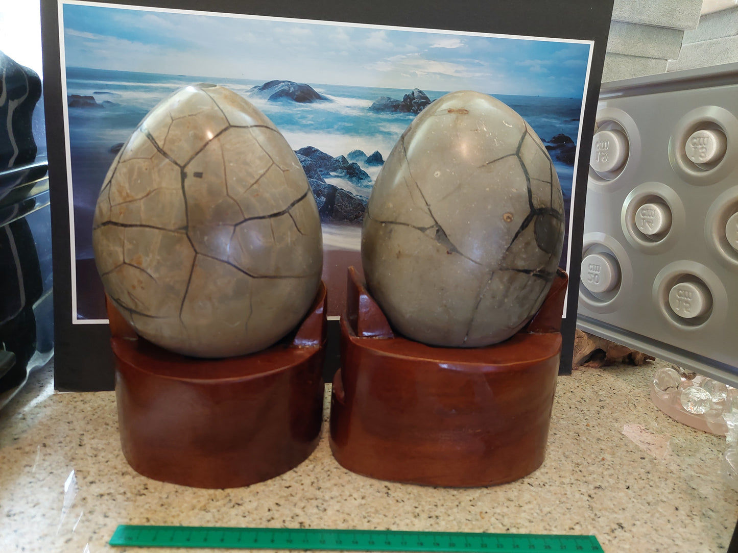 Natural high quality is extremely rare, and the original ore is a pair of Turtle Egg and Crystal Cave.